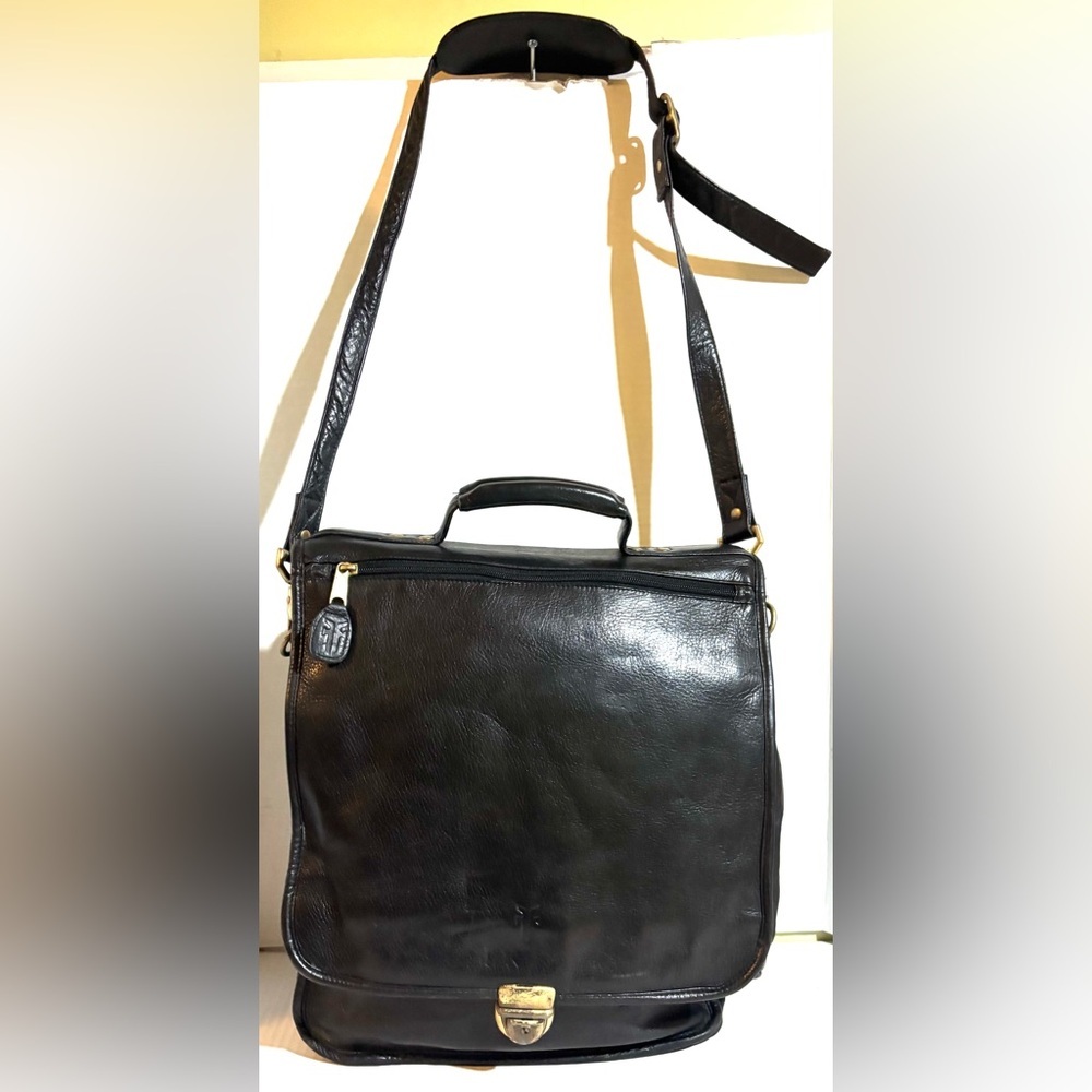 Frye vintage unisex Black distressed Leather Messenger Bag